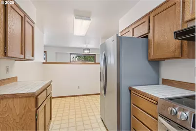 3441 SW Vermont St, Portland, OR 97219 - Photo 15