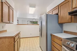 3441 SW Vermont St, Portland, OR 97219 - Photo 15