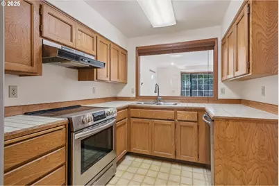 3441 SW Vermont St, Portland, OR 97219 - Photo 13