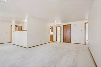 3441 SW Vermont St, Portland, OR 97219 - Photo 9