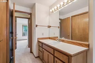 3441 SW Vermont St, Portland, OR 97219 - Photo 23