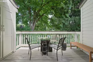 2094 Lake Isle Dr, Eugene, OR 97401 - Photo 11