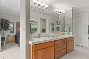 2094 Lake Isle Dr, Eugene, OR 97401 - Photo 25