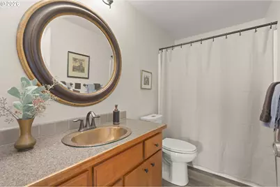 2094 Lake Isle Dr, Eugene, OR 97401 - Photo 33