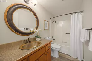 2094 Lake Isle Dr, Eugene, OR 97401 - Photo 37
