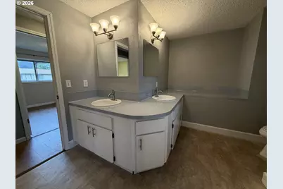 11530 SW Tigard Dr, Portland, OR 97223 - Photo 11