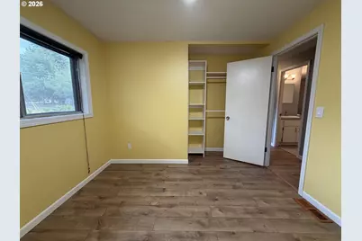 11530 SW Tigard Dr, Portland, OR 97223 - Photo 13