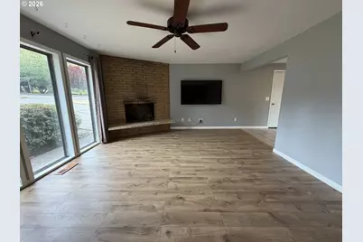 11530 SW Tigard Dr, Portland, OR 97223 - Photo 3