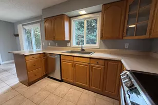 11530 SW Tigard Dr, Portland, OR 97223 - Photo 7