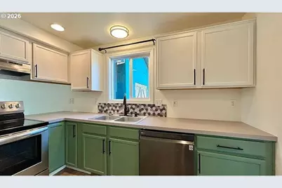 19504 SW Stacey St, Beaverton, OR 97003 - Photo 9