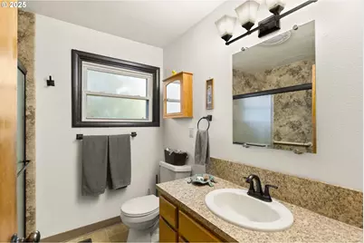 14614 SE Rhone St, Portland, OR 97236 - Photo 19