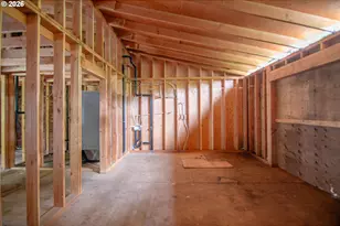 10422 SE Ellis St, Portland, OR 97266 - Photo 3