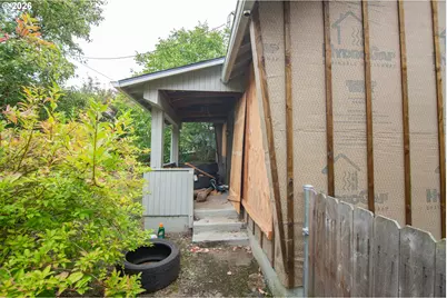 10422 SE Ellis St, Portland, OR 97266 - Photo 9