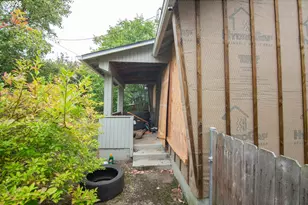 10422 SE Ellis St, Portland, OR 97266 - Photo 9