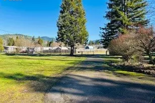 76248 Garden Rd, Oakridge, OR 97463 - Photo 15