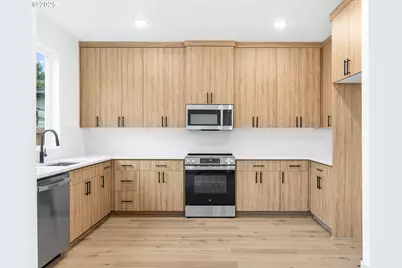 7379 N Mobile Ave, Portland, OR 97217 - Photo 5