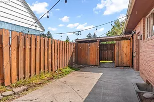 10919 SE Mill Ct, Portland, OR 97216 - Photo 33