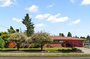 10919 SE Mill Ct, Portland, OR 97216 - Photo 5