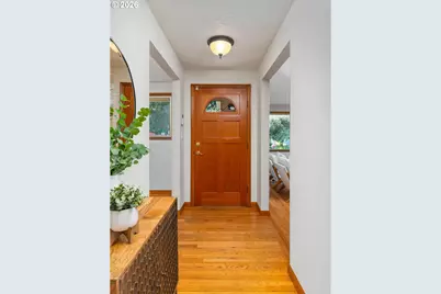 10919 SE Mill Ct, Portland, OR 97216 - Photo 5