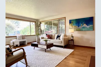 10919 SE Mill Ct, Portland, OR 97216 - Photo 7