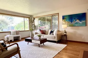 10919 SE Mill Ct, Portland, OR 97216 - Photo 7