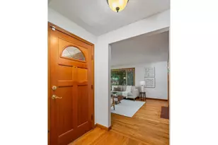 10919 SE Mill Ct, Portland, OR 97216 - Photo 7