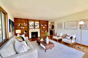 10919 SE Mill Ct, Portland, OR 97216 - Photo 9
