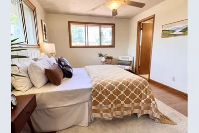 10919 SE Mill Ct, Portland, OR 97216 - Photo 19