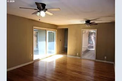 3929 Pringle Rd, Salem, OR 97302 - Photo 11