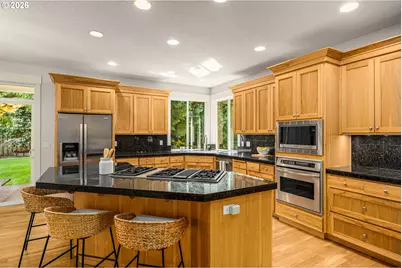3900 Kenthorpe Way, West Linn, OR 97068 - Photo 9