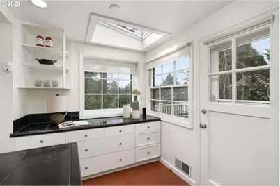 2695 SW Montgomery Dr, Portland, OR 97201 - Photo 19