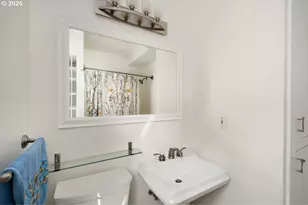 2695 SW Montgomery Dr, Portland, OR 97201 - Photo 41