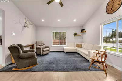 211 W Oak St, Yacolt, WA 98675 - Photo 9