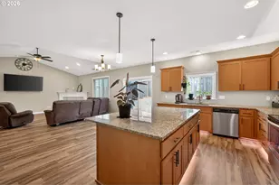 467 E Johnson St, Carlton, OR 97111 - Photo 9