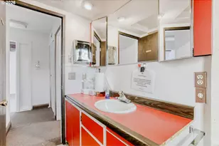 2020 NE 102nd Ave, Portland, OR 97220 - Photo 13