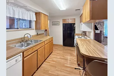 2640 NE 8th St, Bend, OR 97701 - Photo 9