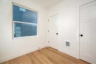 12090 SE Market St, Portland, OR 97216 - Photo 9