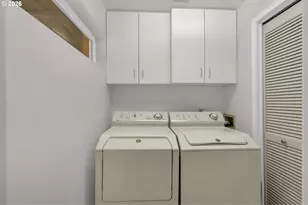 1128 NE Schuyler St, Portland, OR 97212 - Photo 17