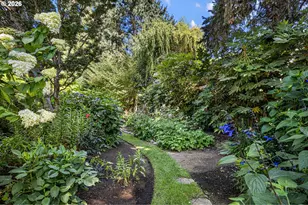 2364 Park Grove Dr, Eugene, OR 97408 - Photo 43