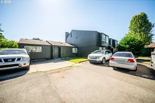 1046 NE 17th Ave, Hillsboro, OR 97124 - Photo 9