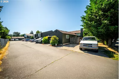 1046 NE 17th Ave, Hillsboro, OR 97124 - Photo 11