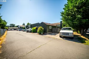 1046 NE 17th Ave, Hillsboro, OR 97124 - Photo 11