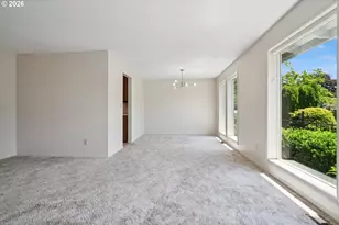 5617 NE Farmcrest St, Hillsboro, OR 97124 - Photo 5