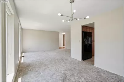 5617 NE Farmcrest St, Hillsboro, OR 97124 - Photo 7