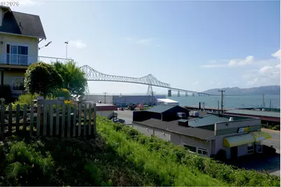 156 Bond St, Astoria, OR 97103 - Photo 3