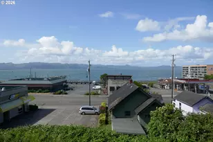 156 Bond St, Astoria, OR 97103 - Photo 5