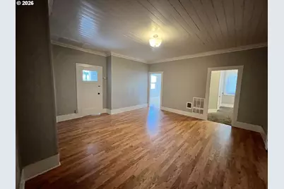 156 Bond St, Astoria, OR 97103 - Photo 11