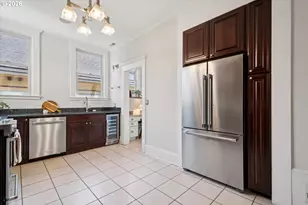 2475 NW Northrup St, Portland, OR 97210 - Photo 13