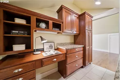 2475 NW Northrup St, Portland, OR 97210 - Photo 23