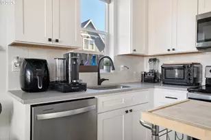 5720 SE Duke St, Portland, OR 97206 - Photo 7